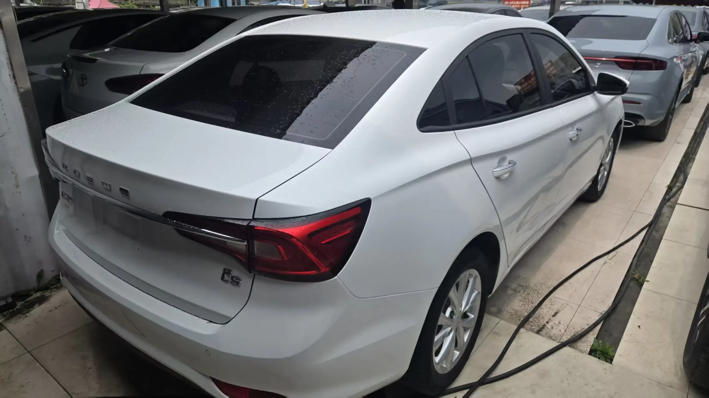 Roewe i5