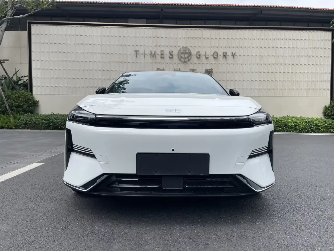 Geely Galaxy L6