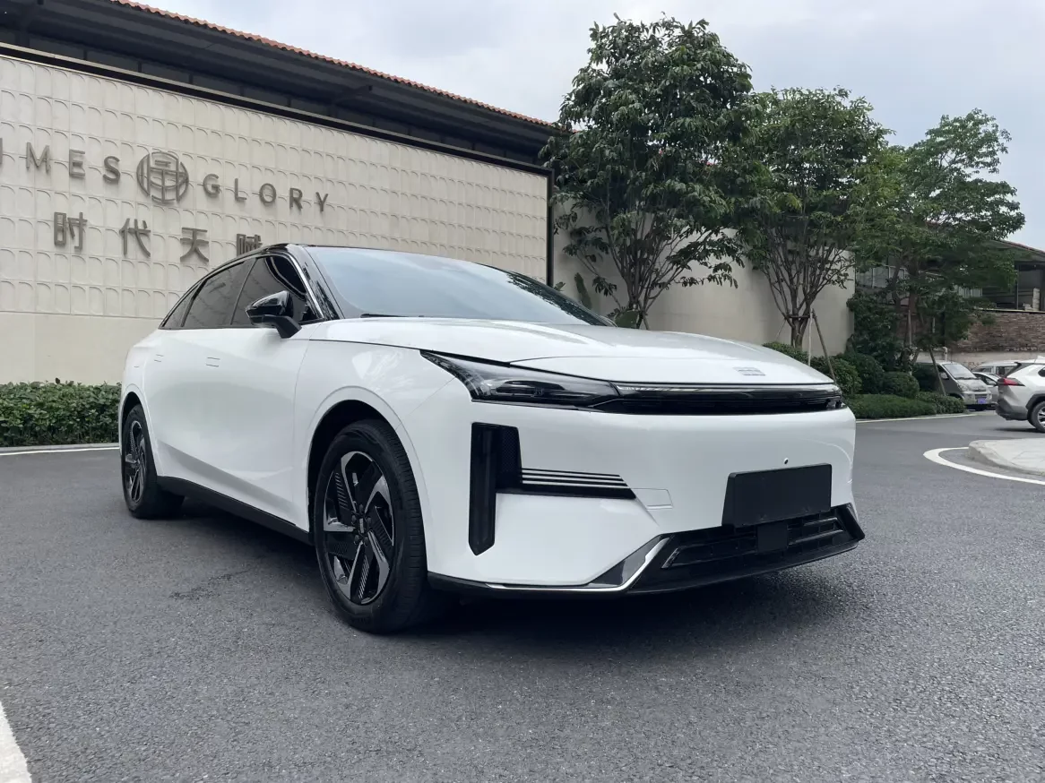 Geely Galaxy L6