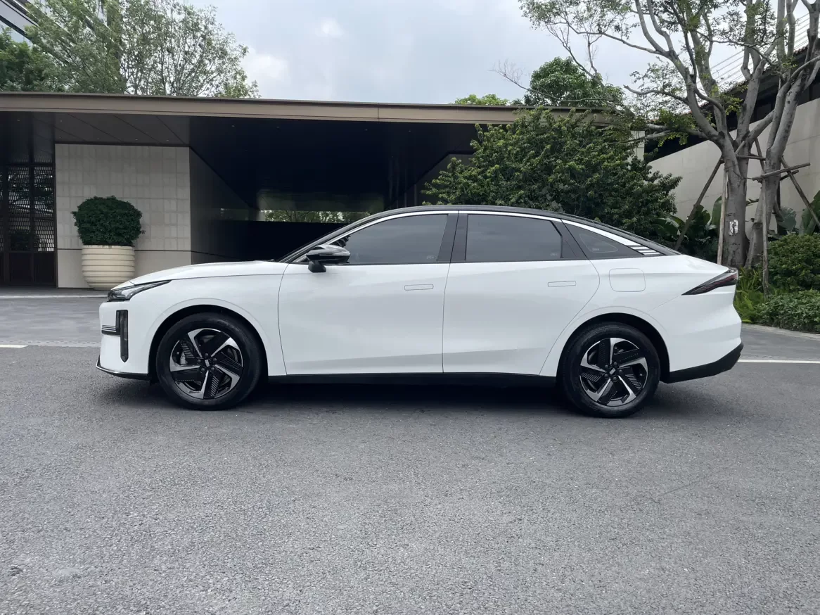 Geely Galaxy L6