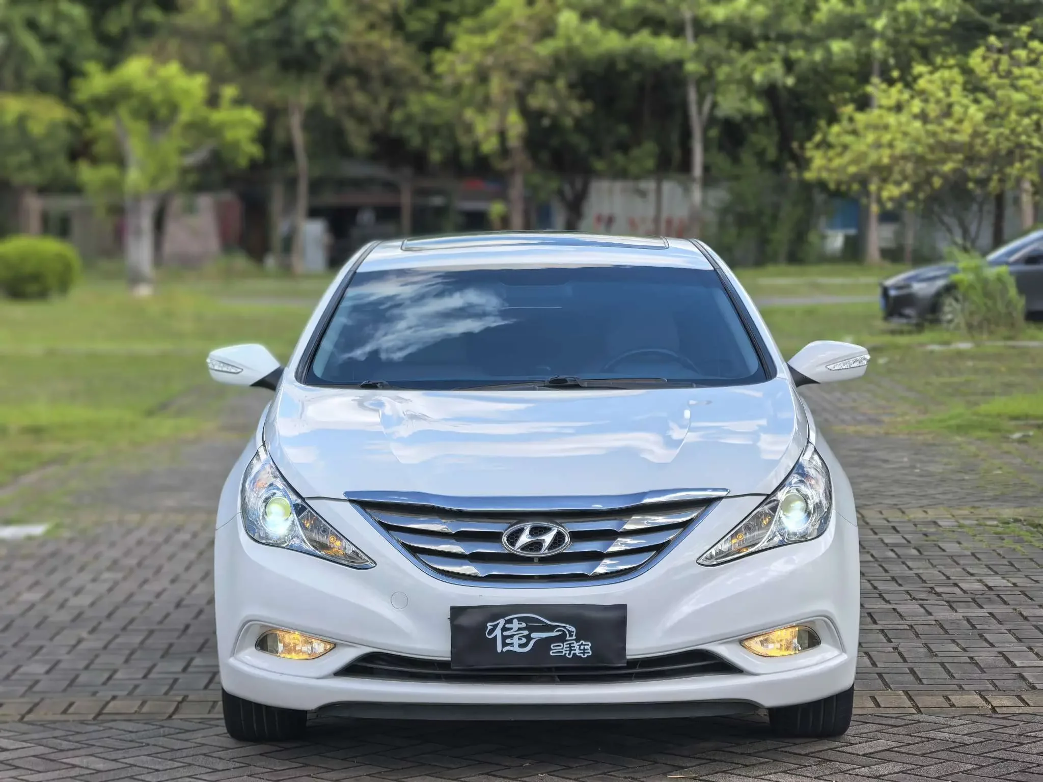 Hyundai sonata eight