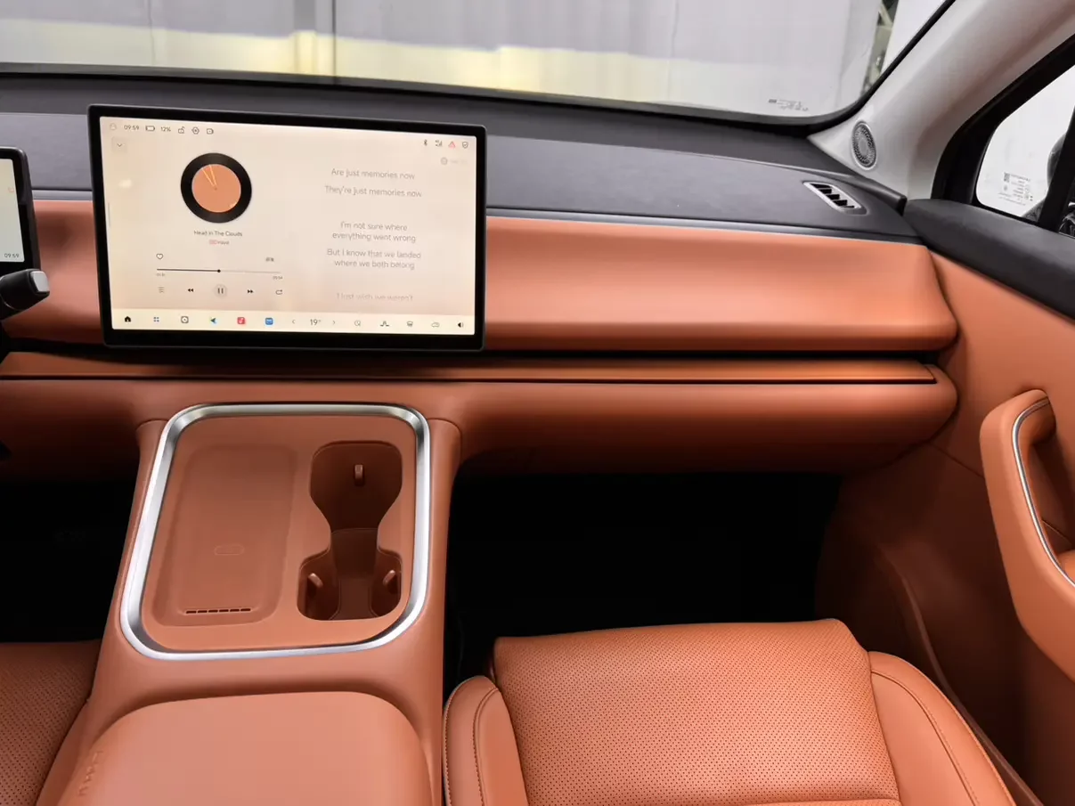 Leapmotor C16