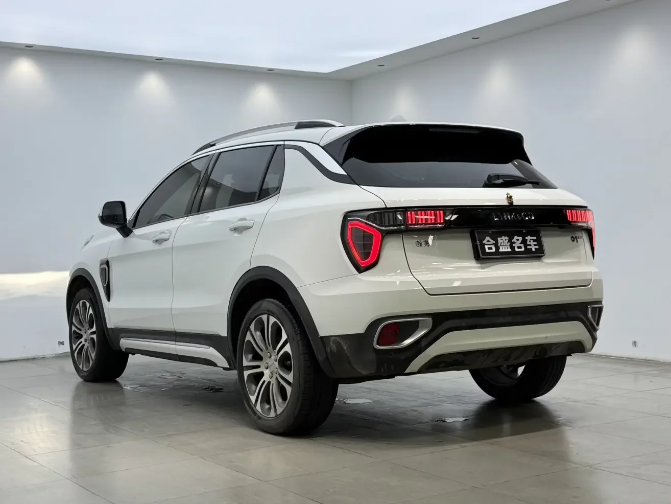 Lynk & Co 01