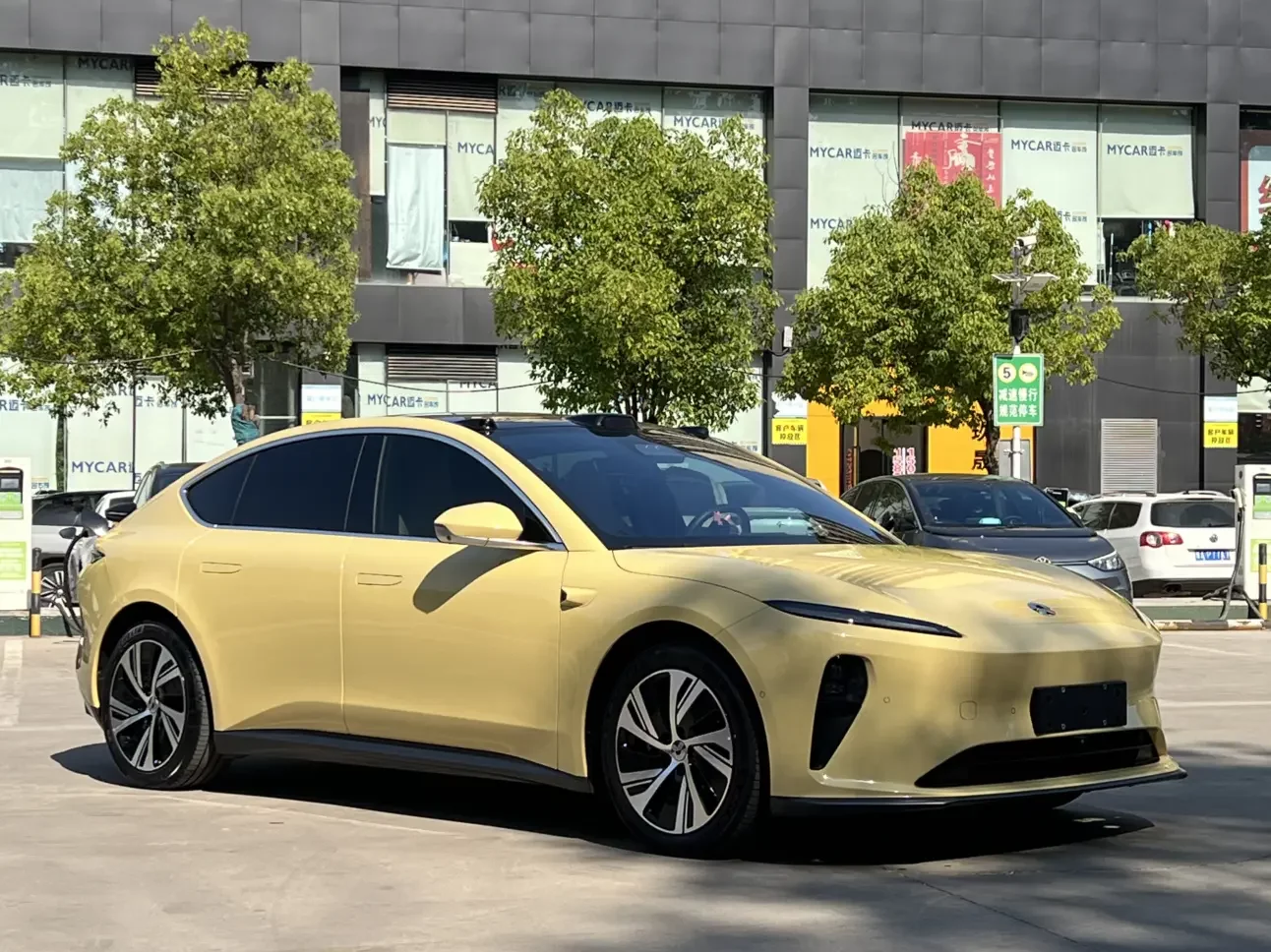 NIO ET5