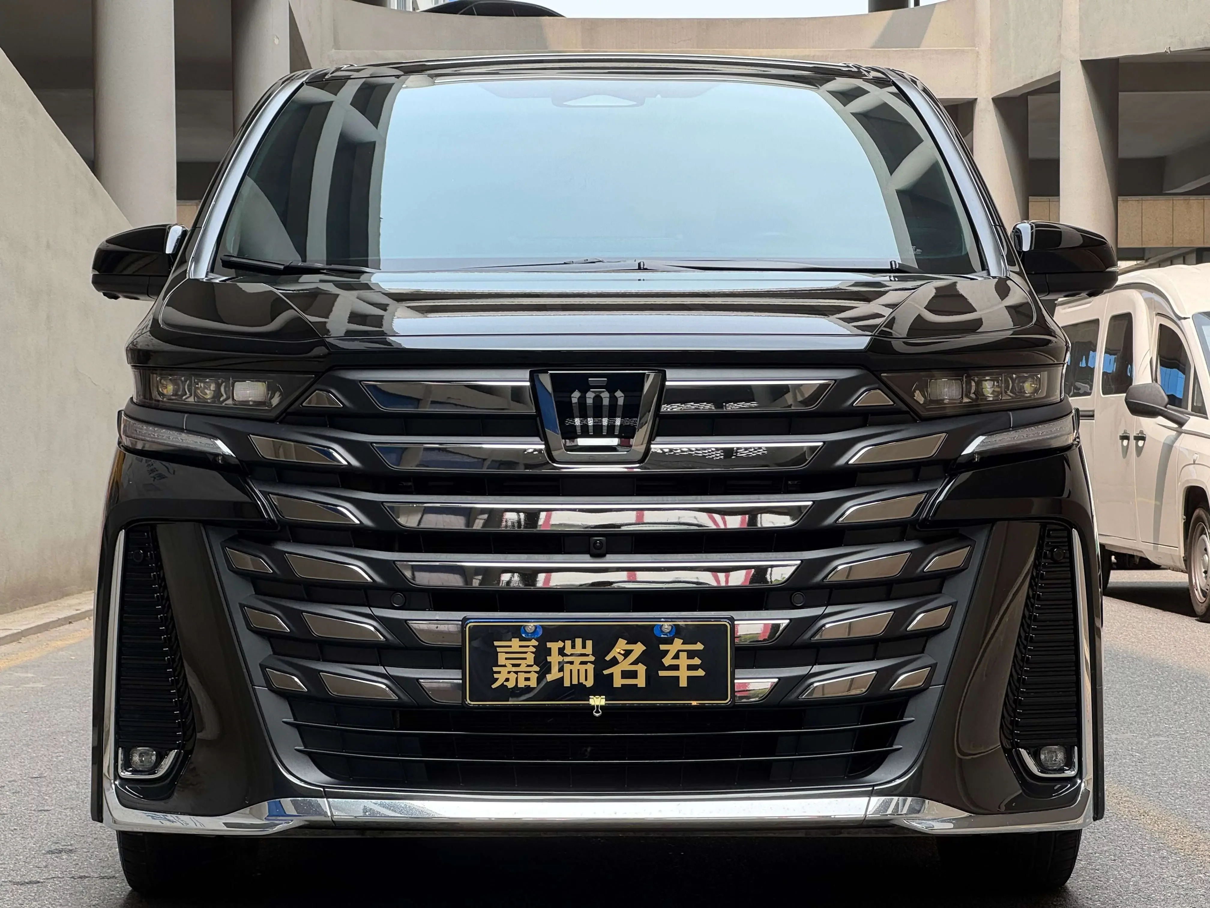 Toyota Crown Wellfire