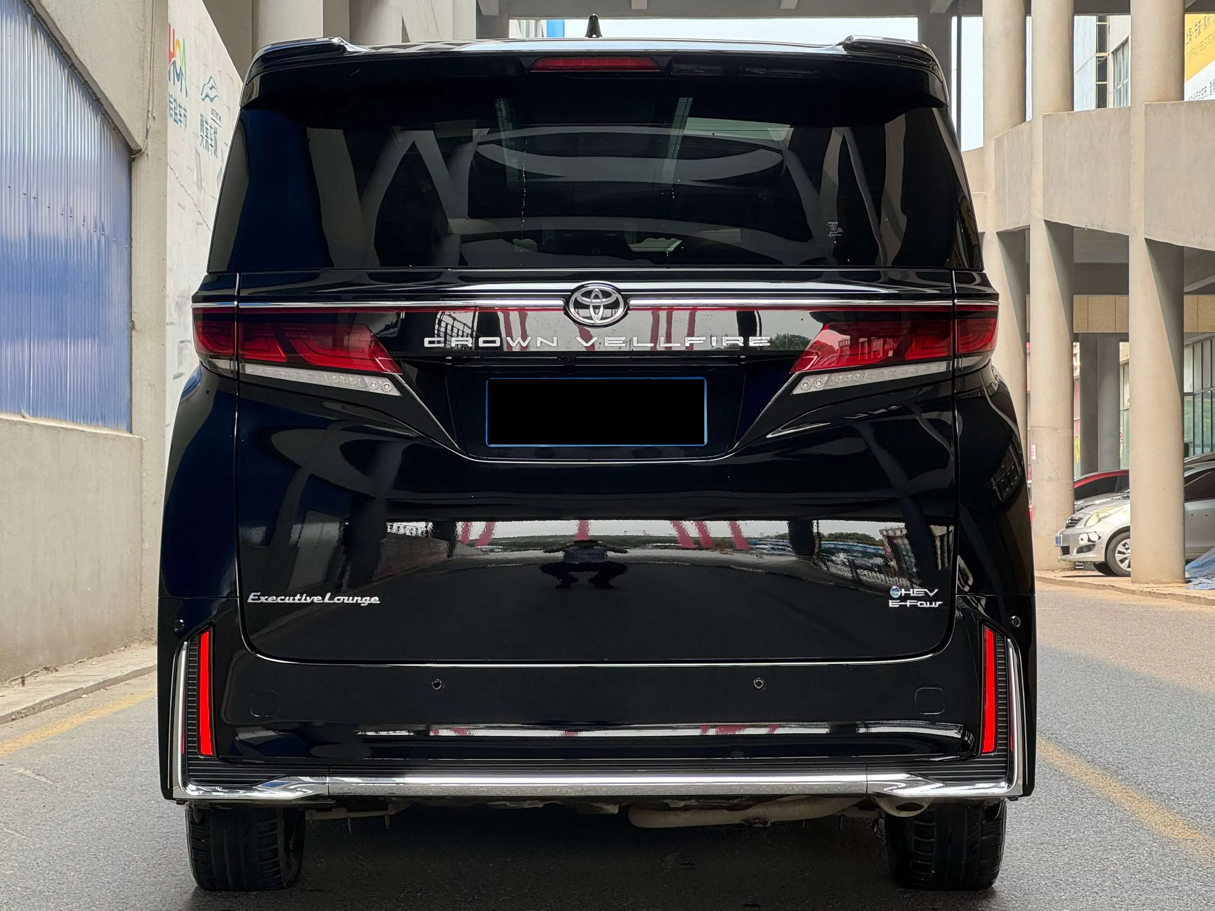 Toyota Crown Wellfire