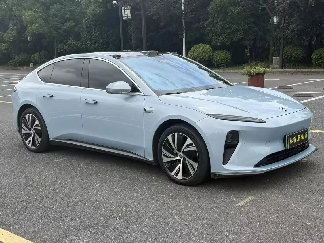 NIO ET5