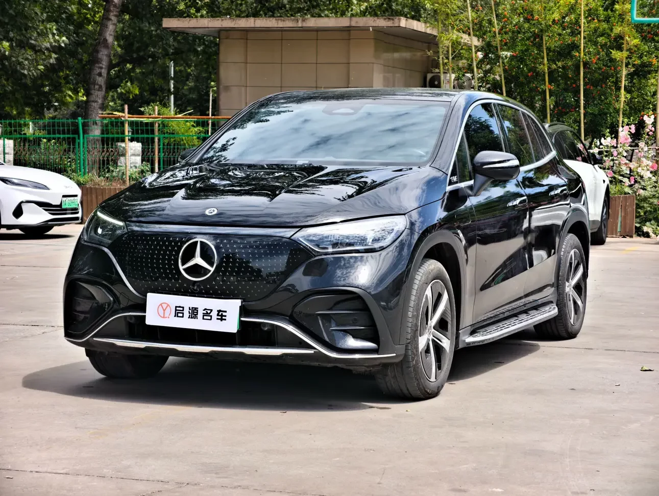 Mercedes-Benz EQE SUV