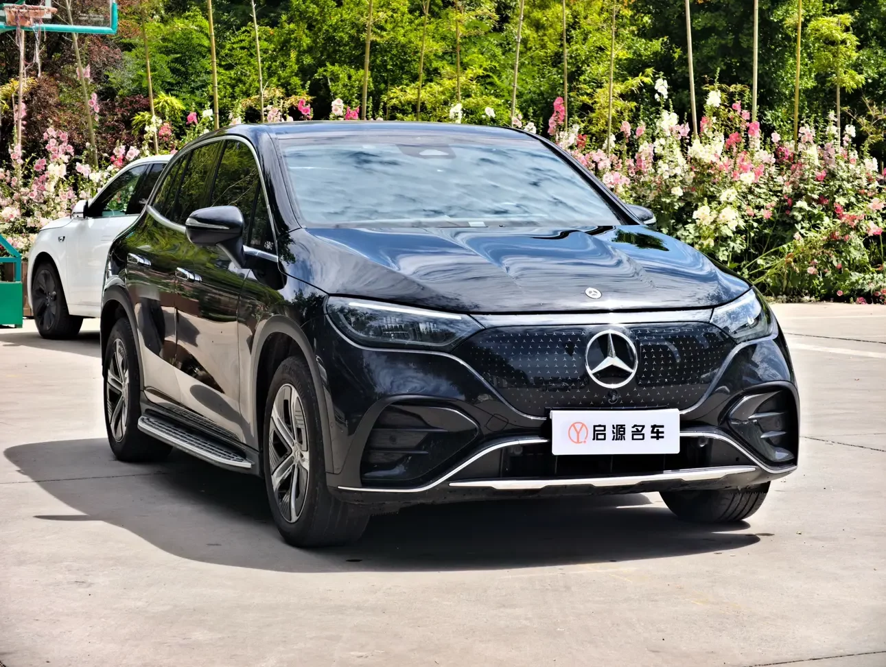 Mercedes-Benz EQE SUV