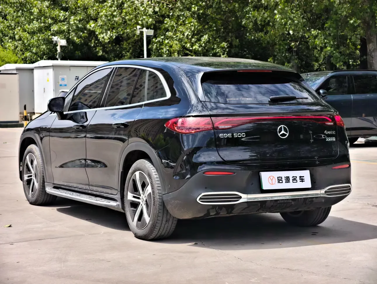 Mercedes-Benz EQE SUV