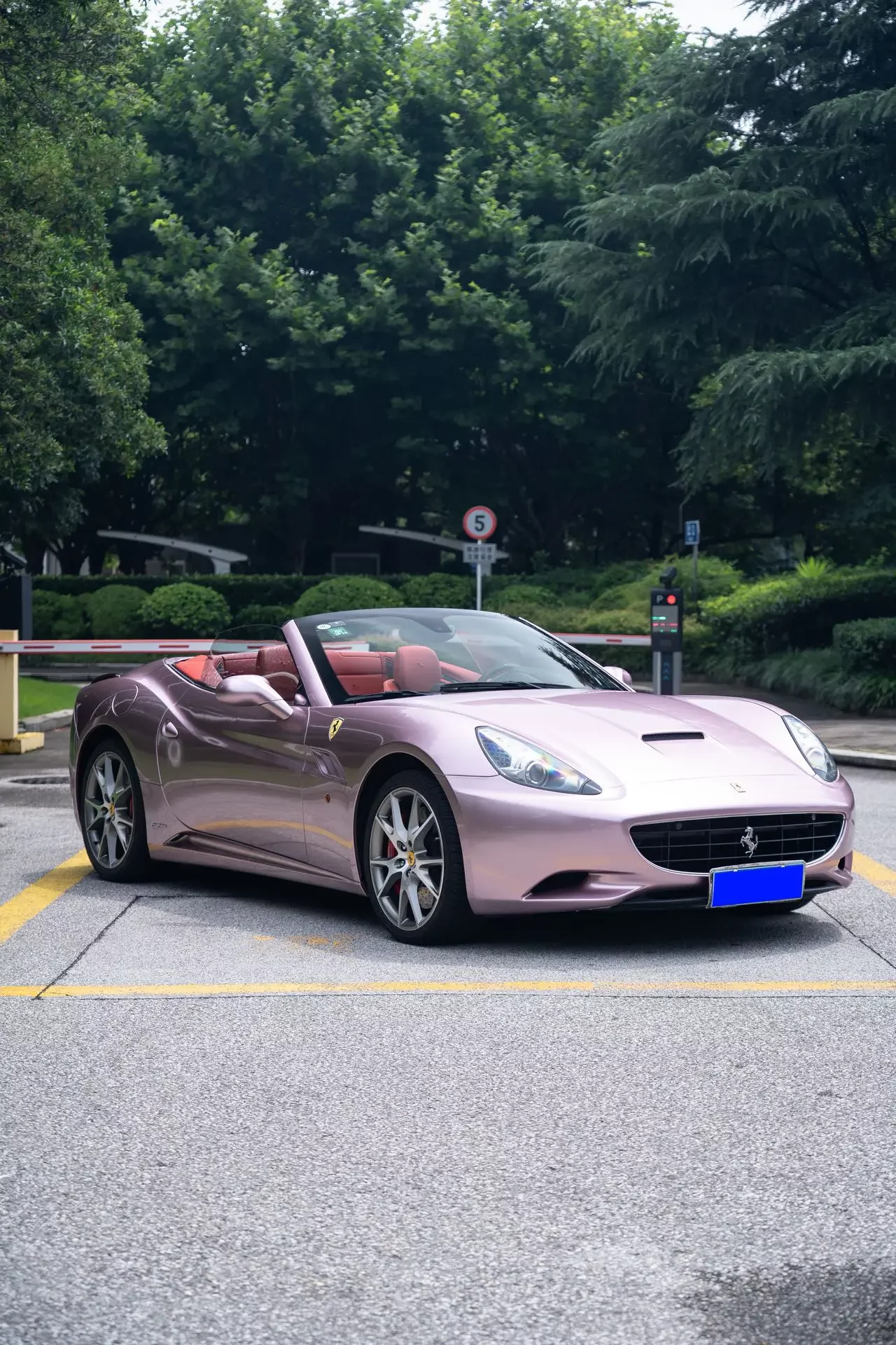 Ferrari California T