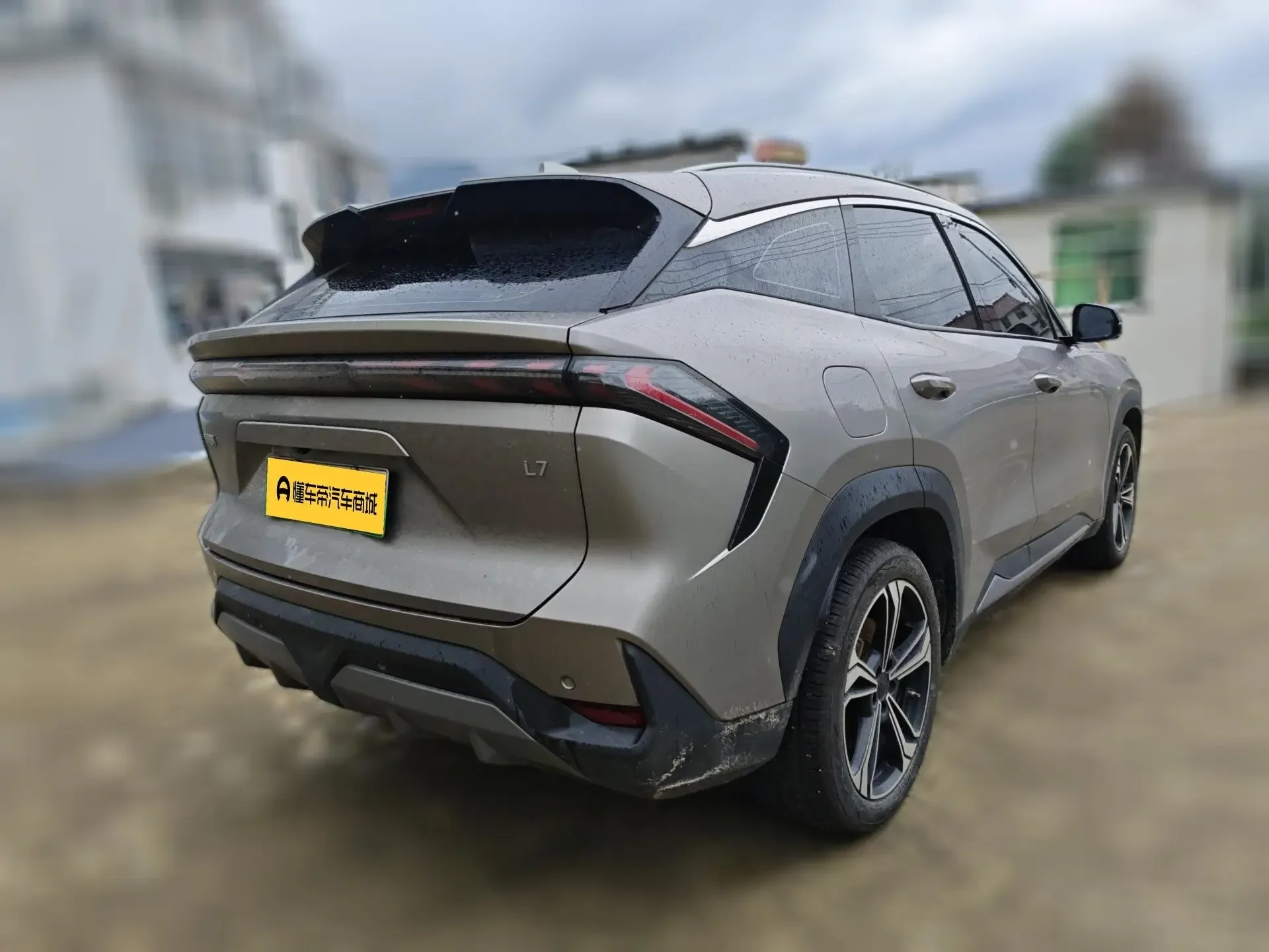 Geely Galaxy L7