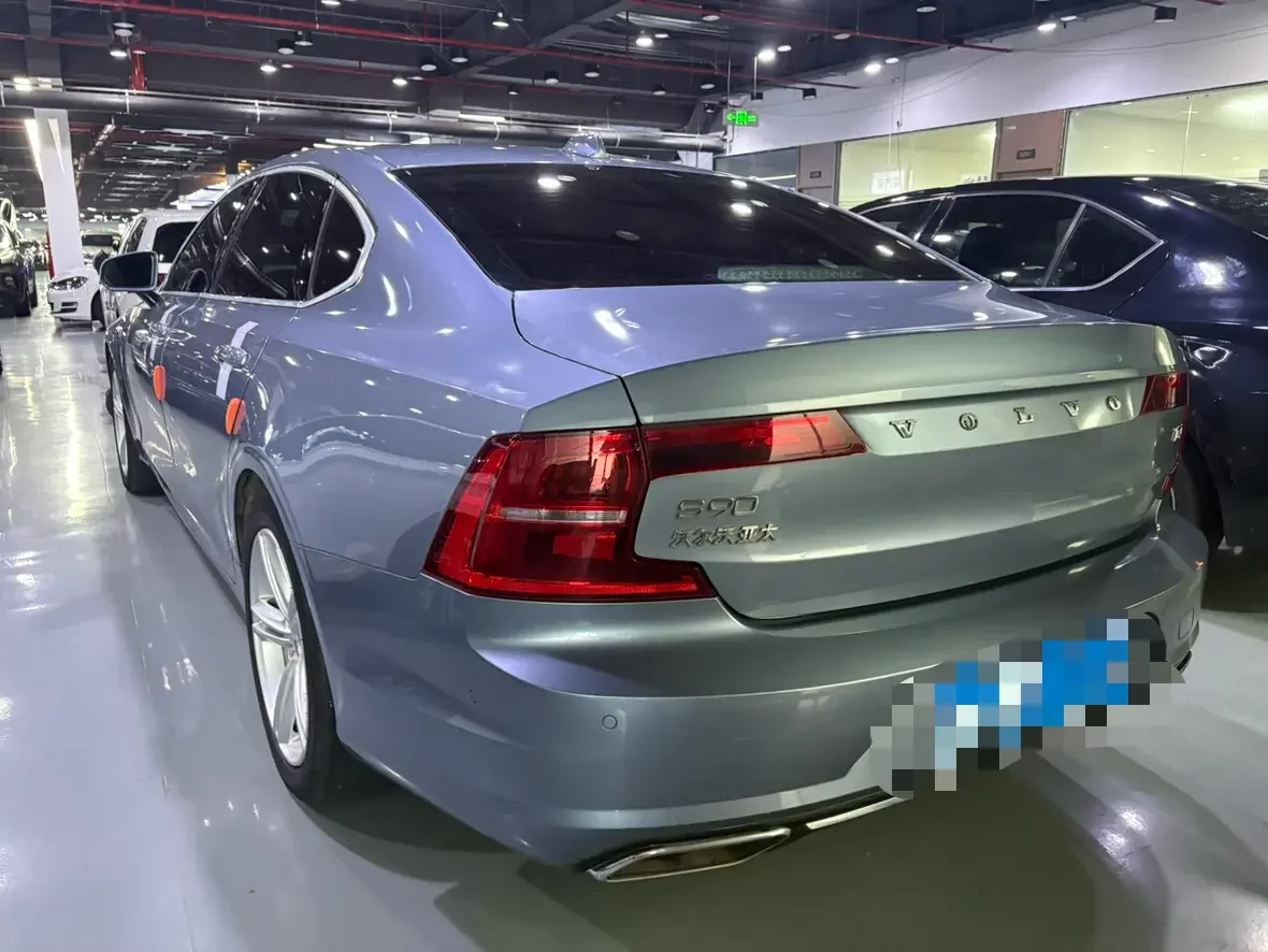 Volvo S90