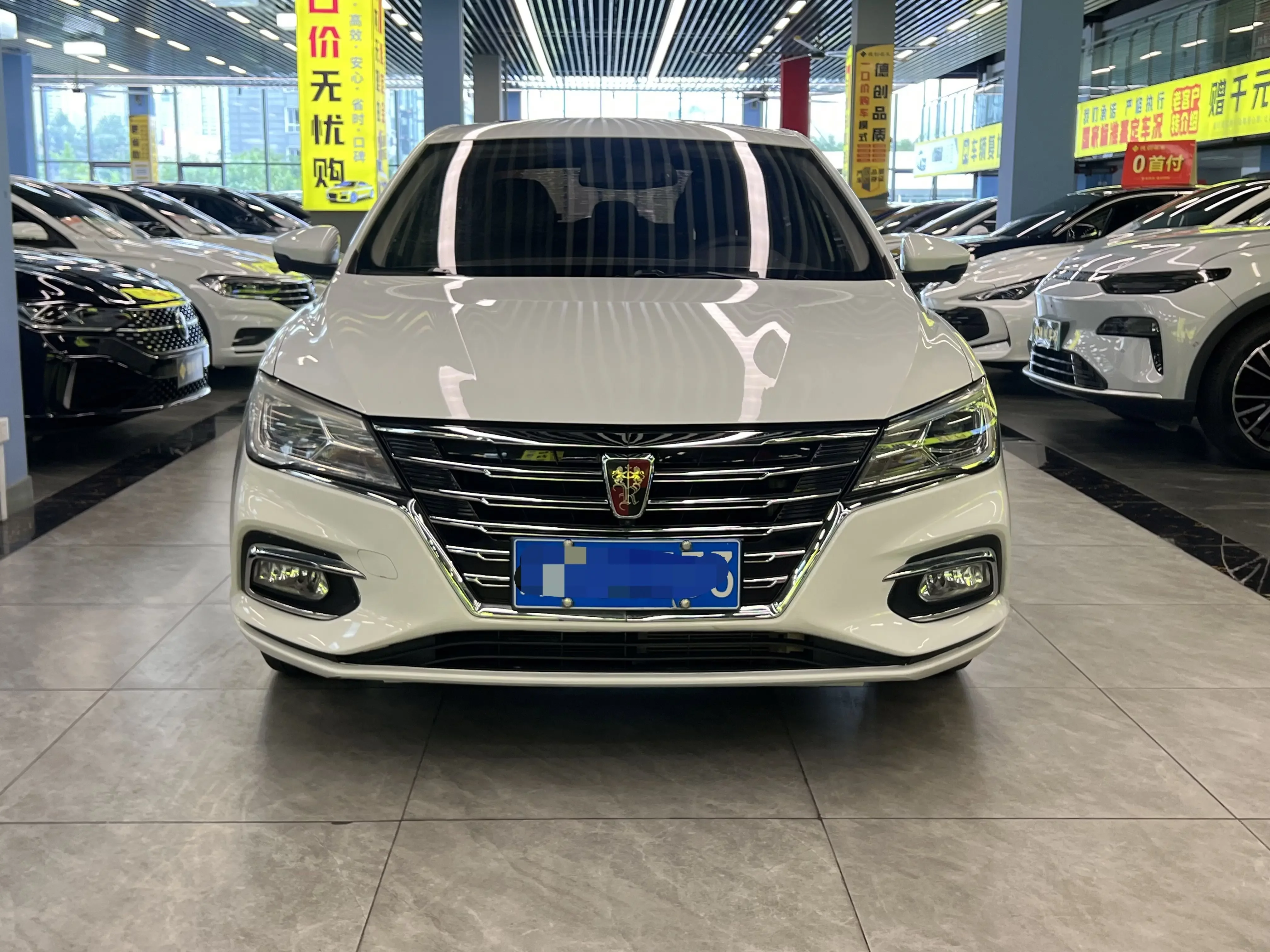 Roewe i5