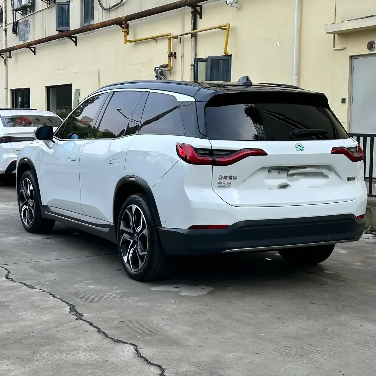 NIO ES8