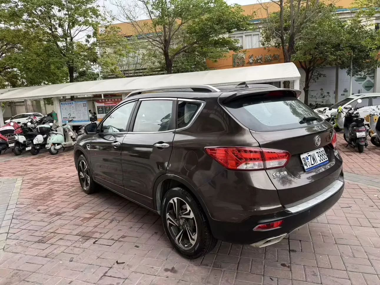 Dongfeng Fengshen AX7