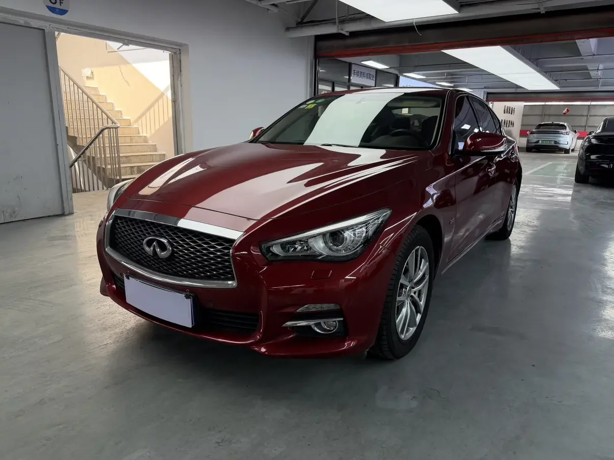 Infiniti Q50L