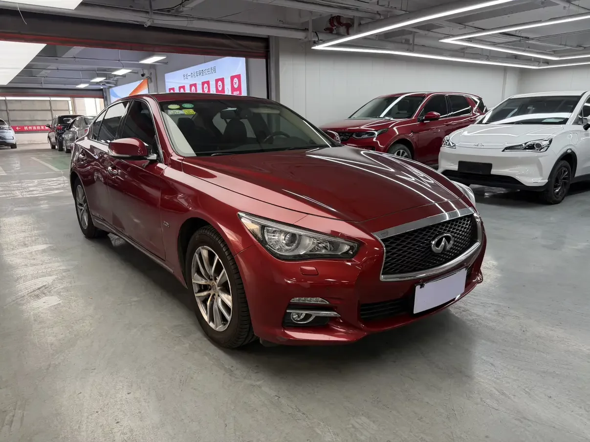Infiniti Q50L