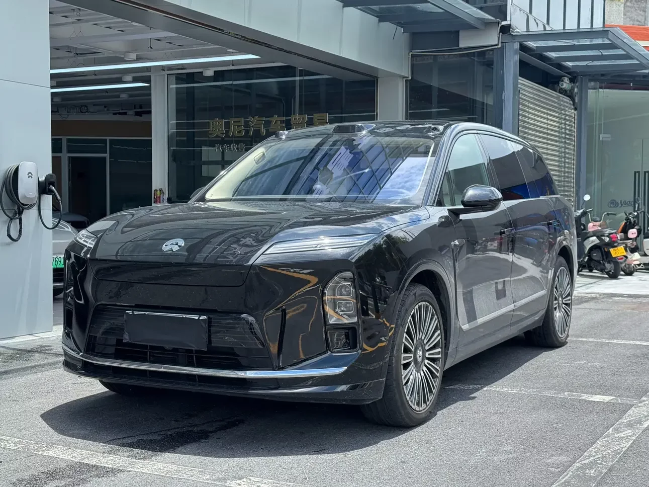 NIO ES8