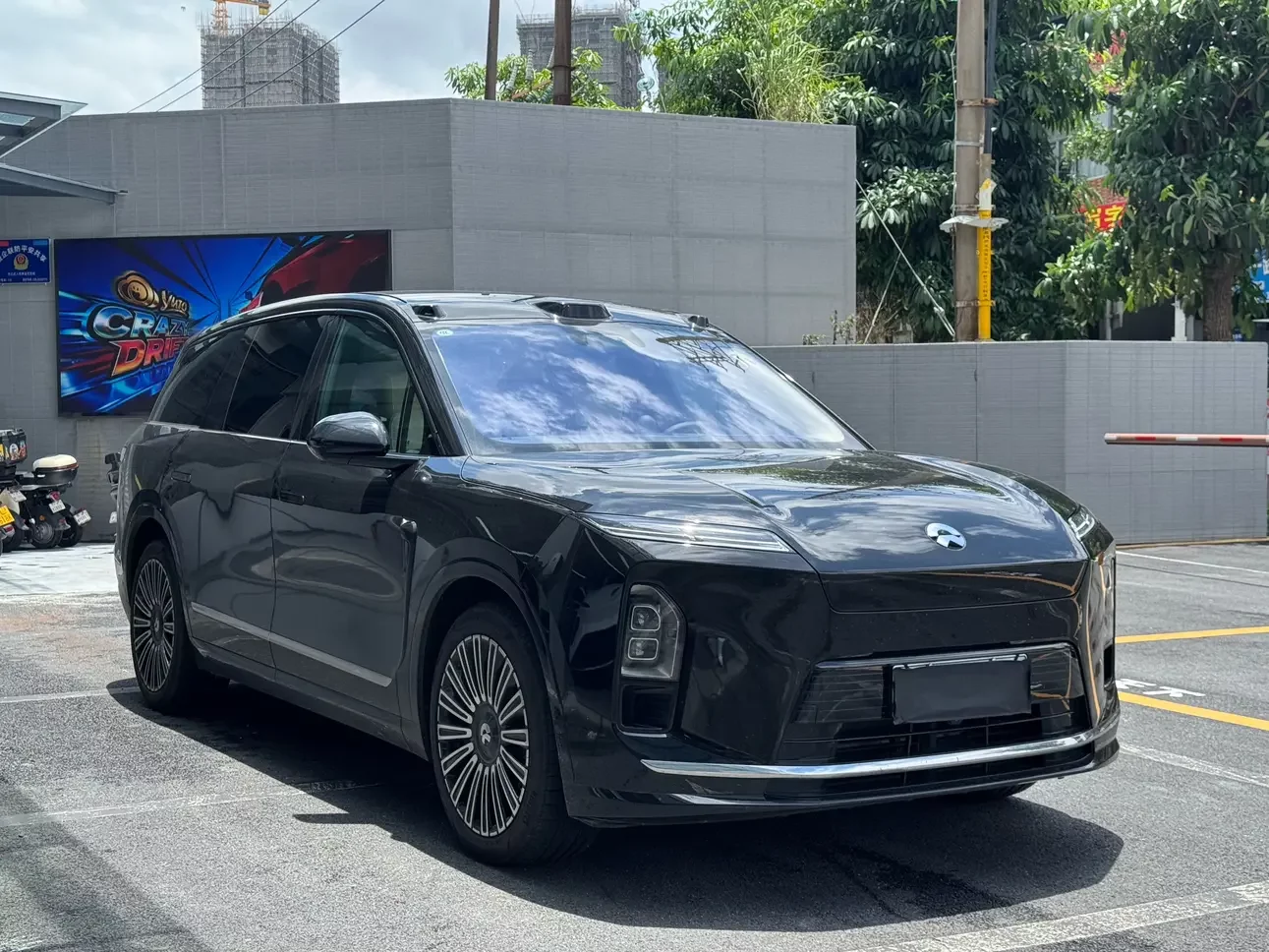 NIO ES8