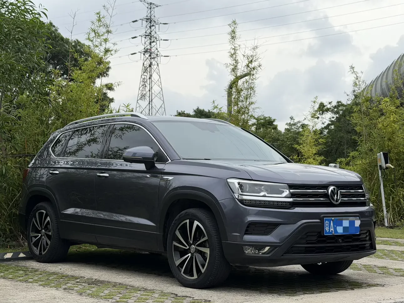 Volkswagen Tharu