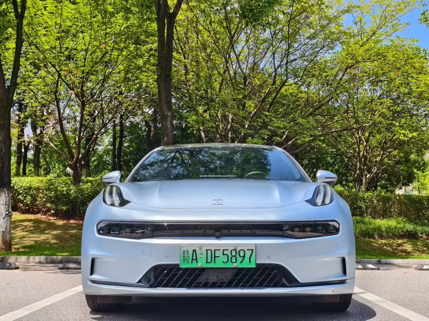 ZEEKR 001