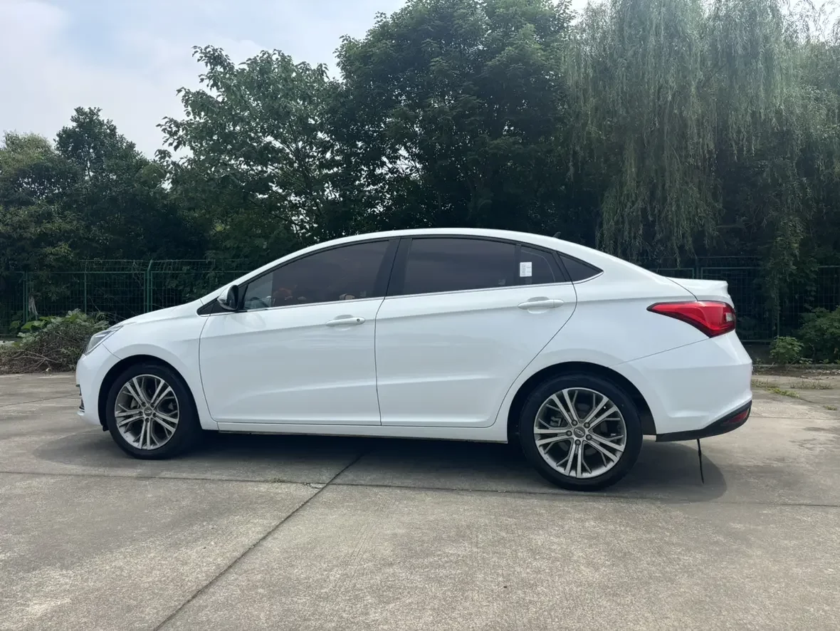 Chery Arrizo 5