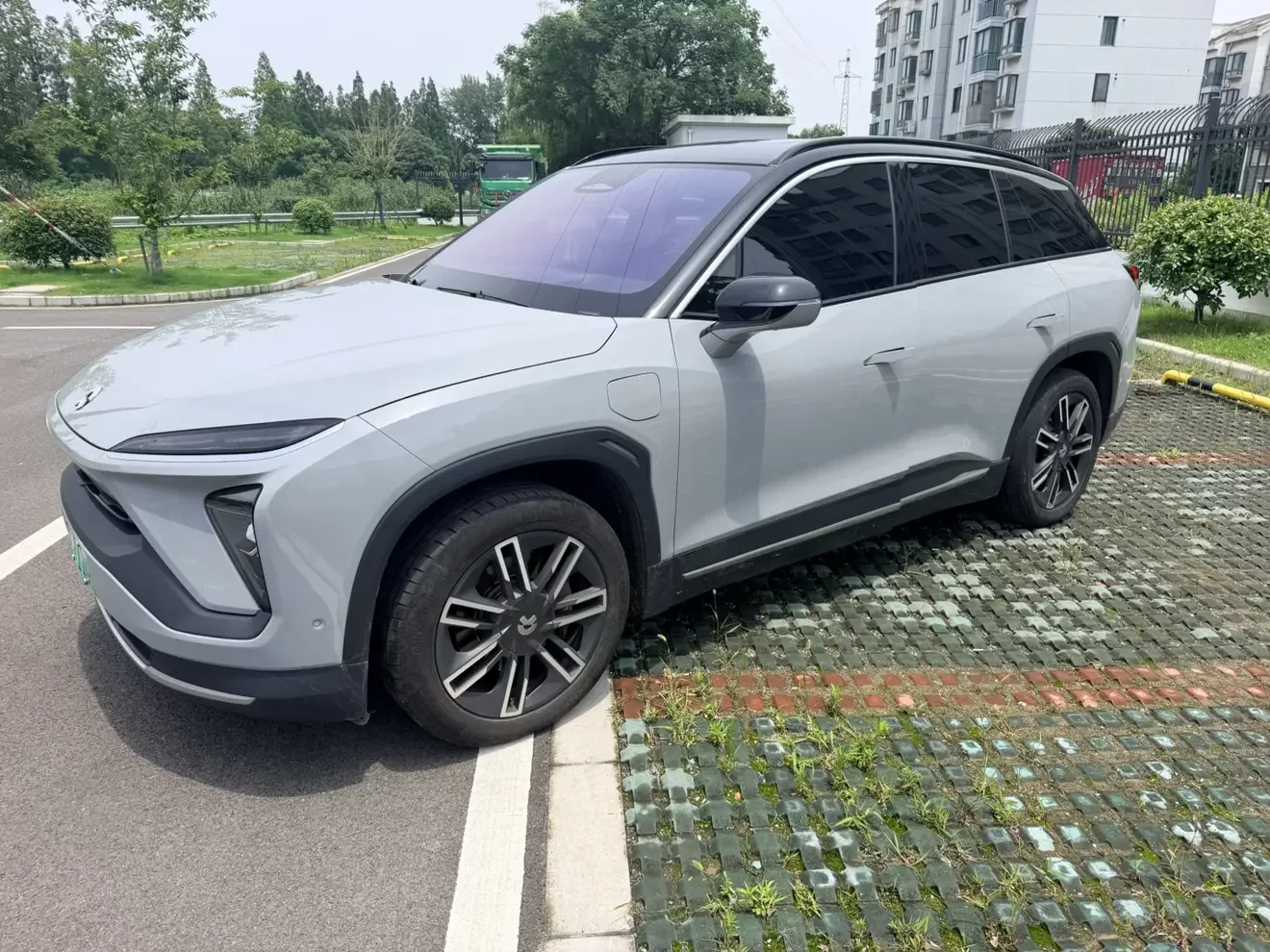 NIO ES6