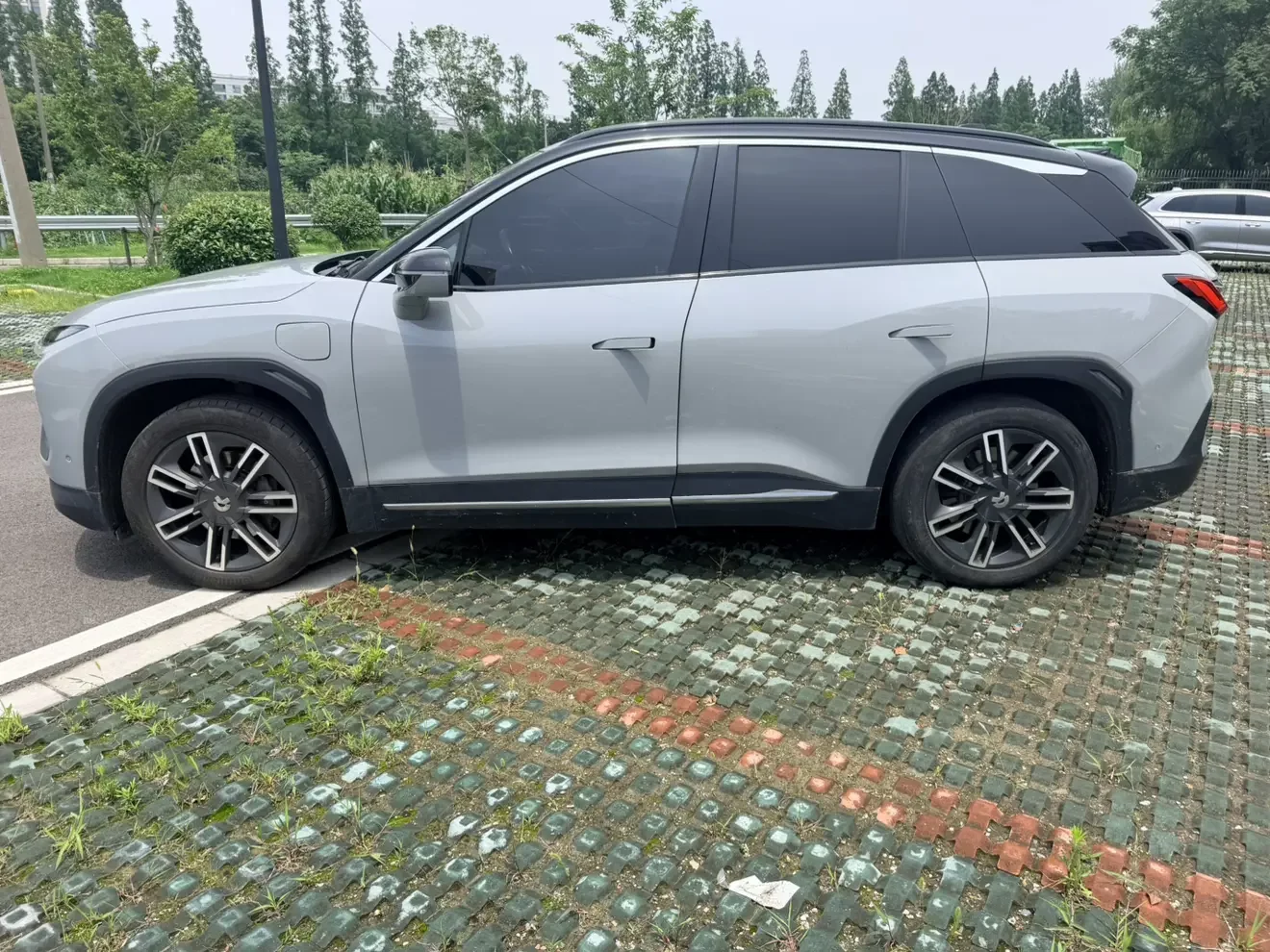 NIO ES6