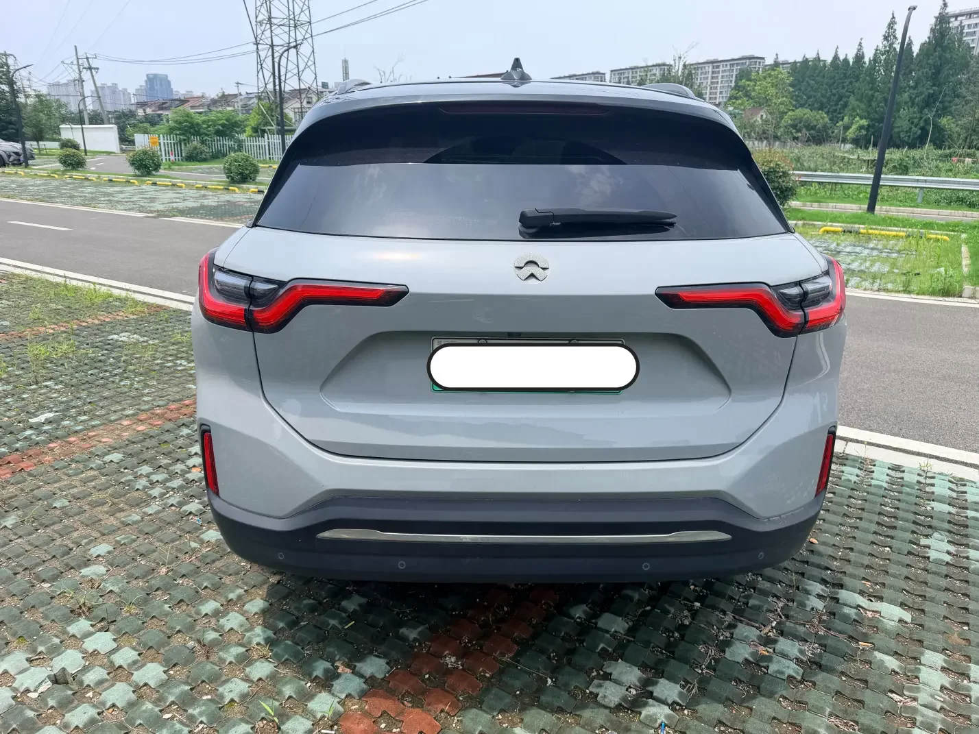 NIO ES6