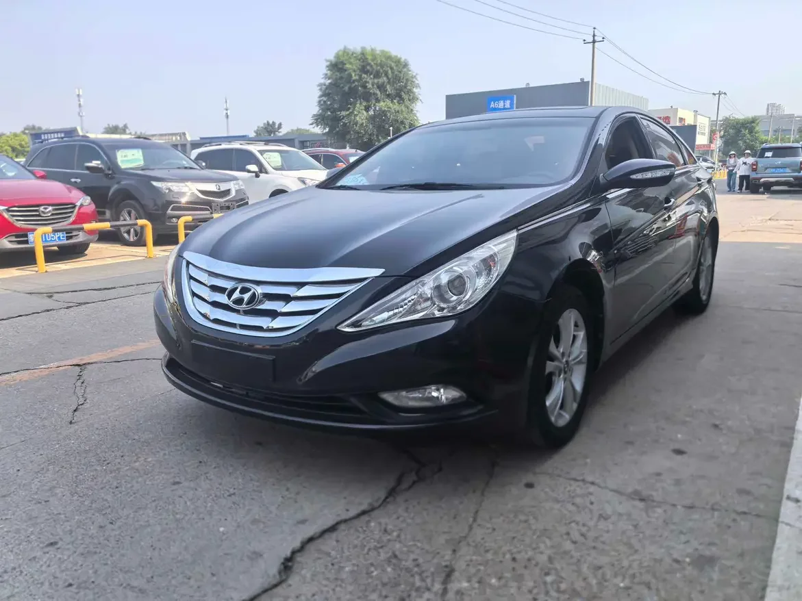 Hyundai sonata eight