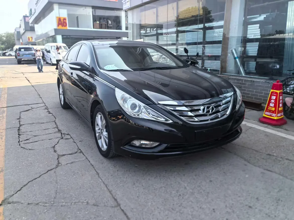 Hyundai sonata eight