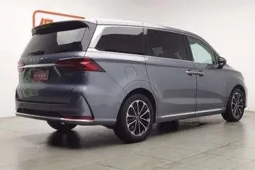 Roewe iMAX8
