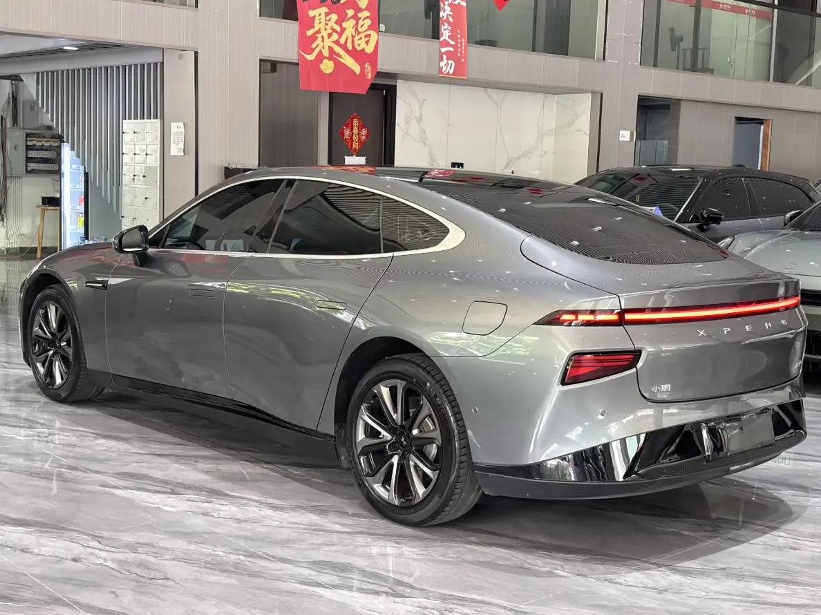 Xpeng P7