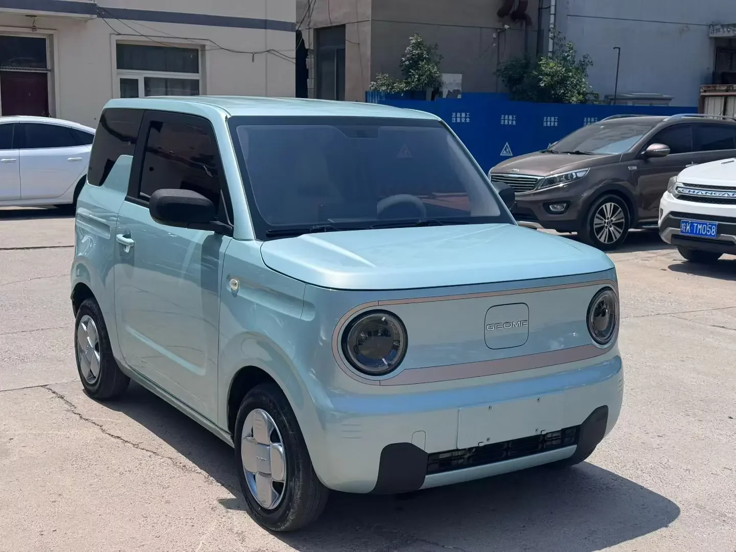 Geely panda