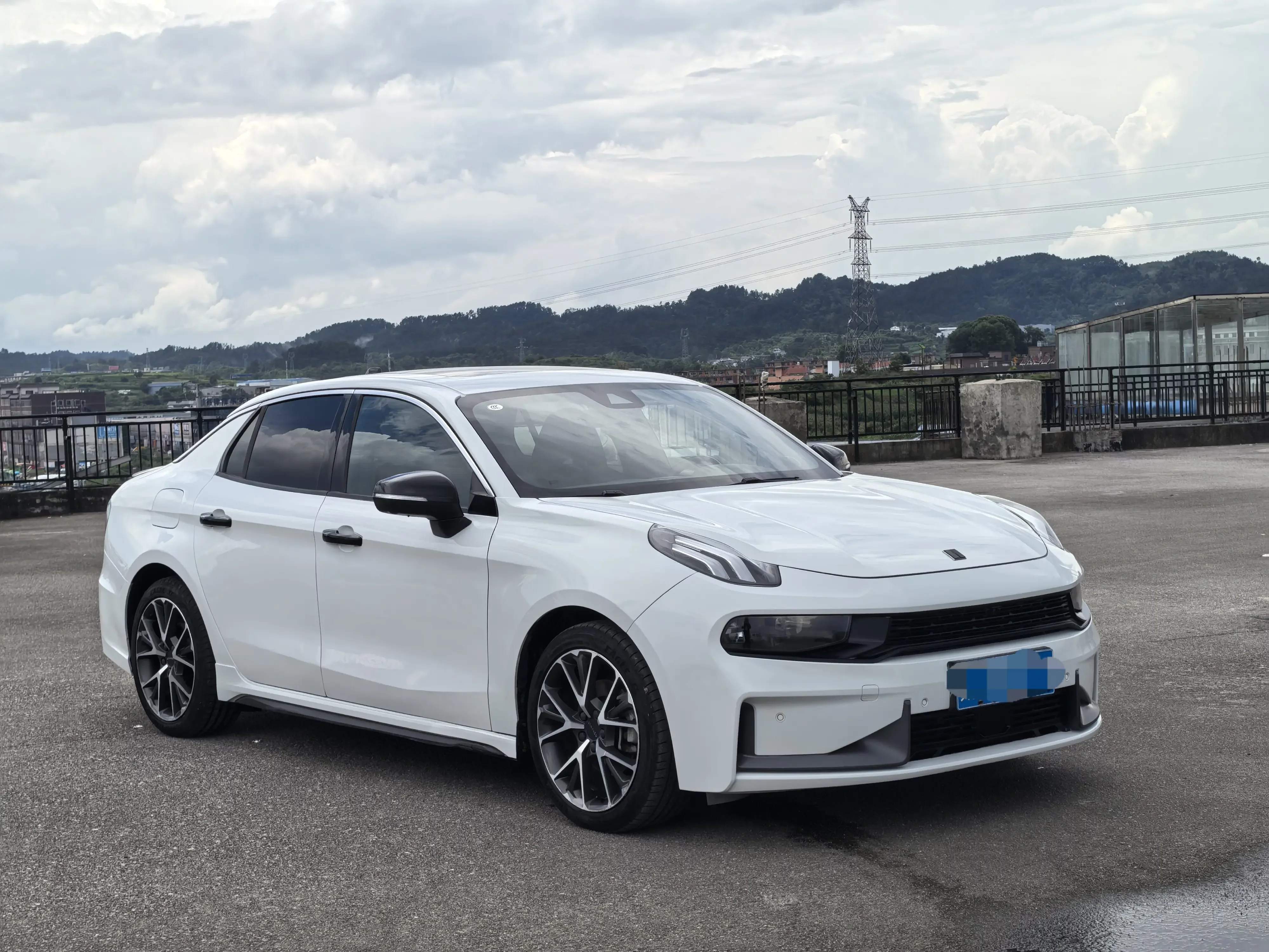 Lynk & Co 03