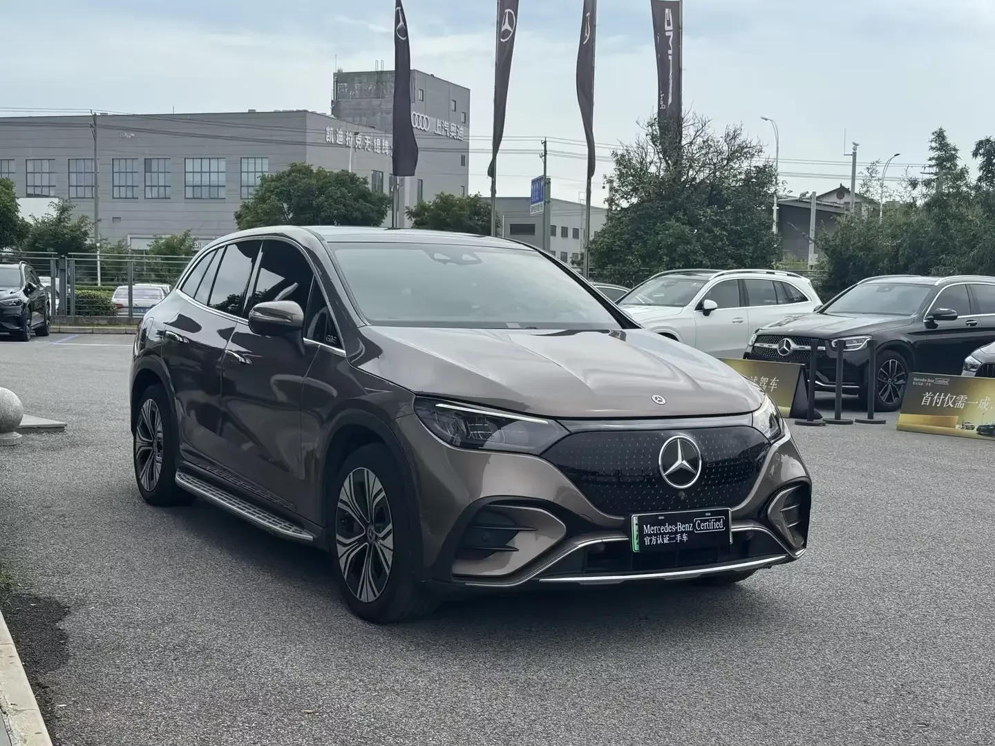 Mercedes-Benz EQE SUV