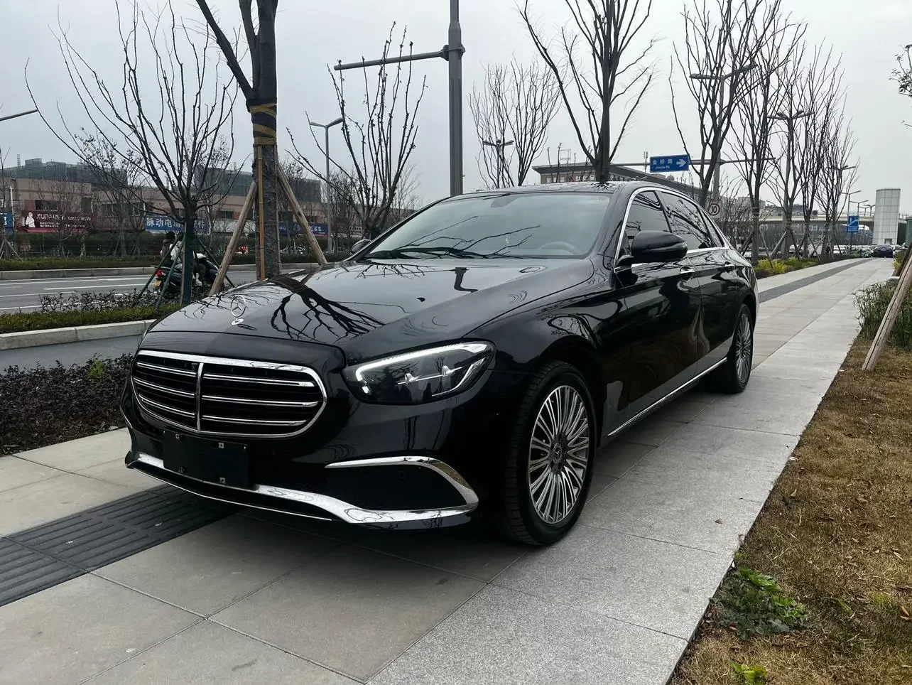 MERCEDES-BENZ E-CLASS
