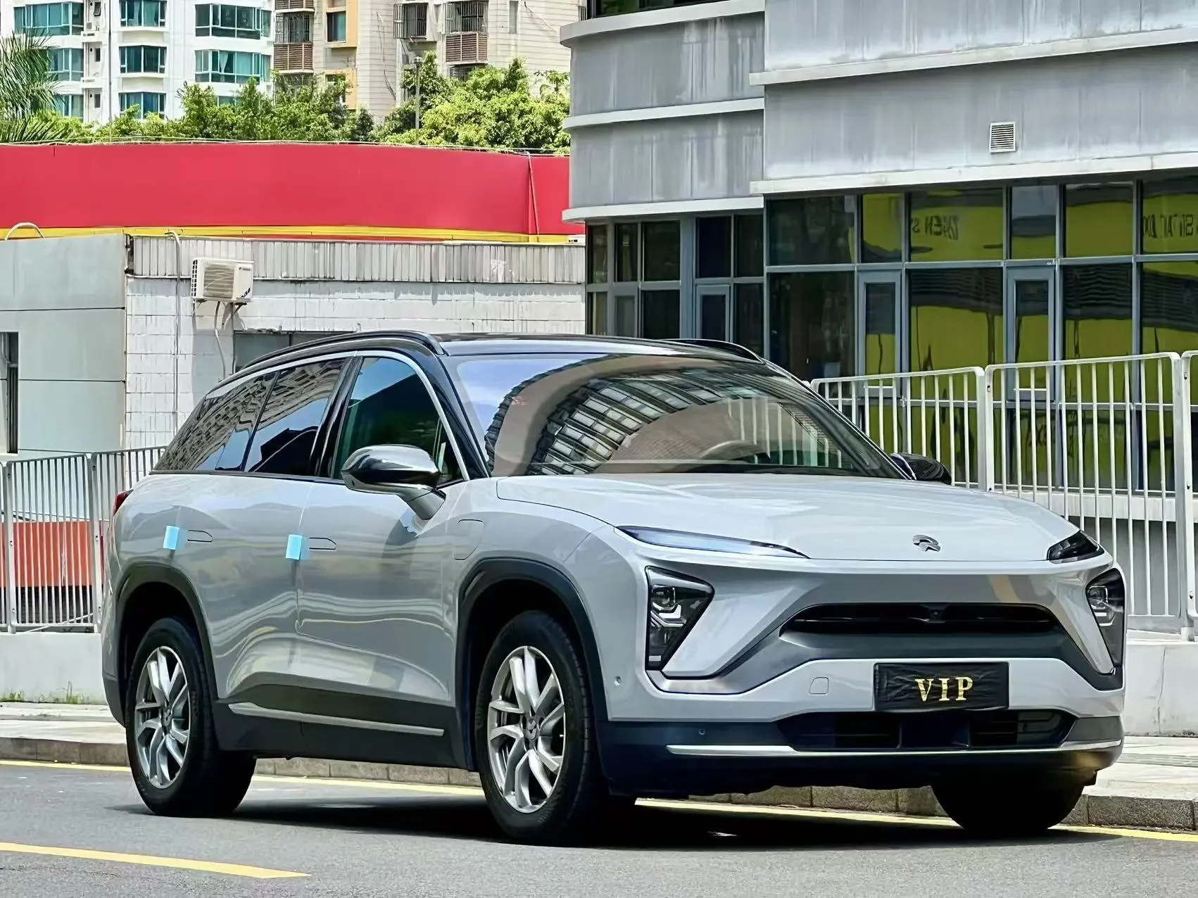 NIO ES6