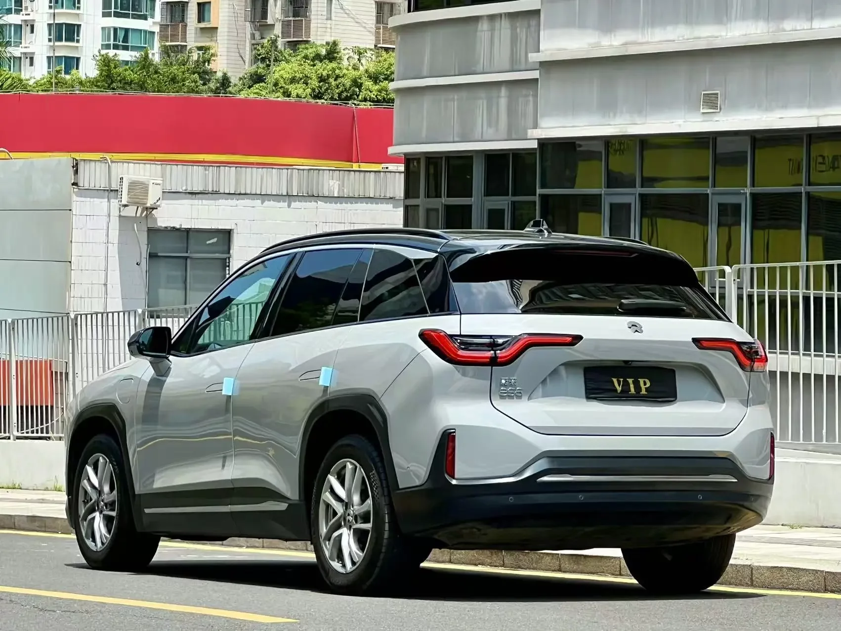NIO ES6