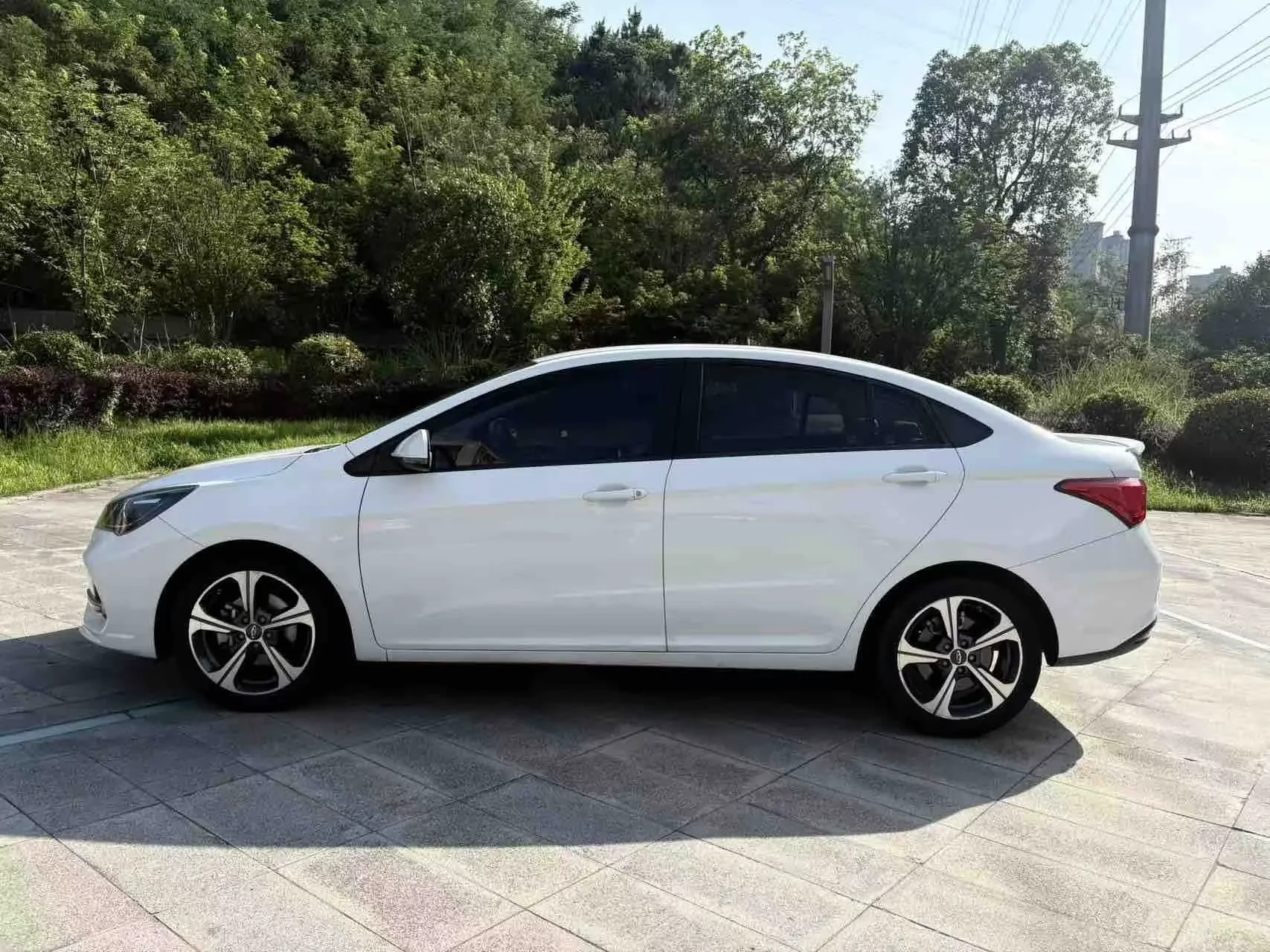 Chery Arrizo 5