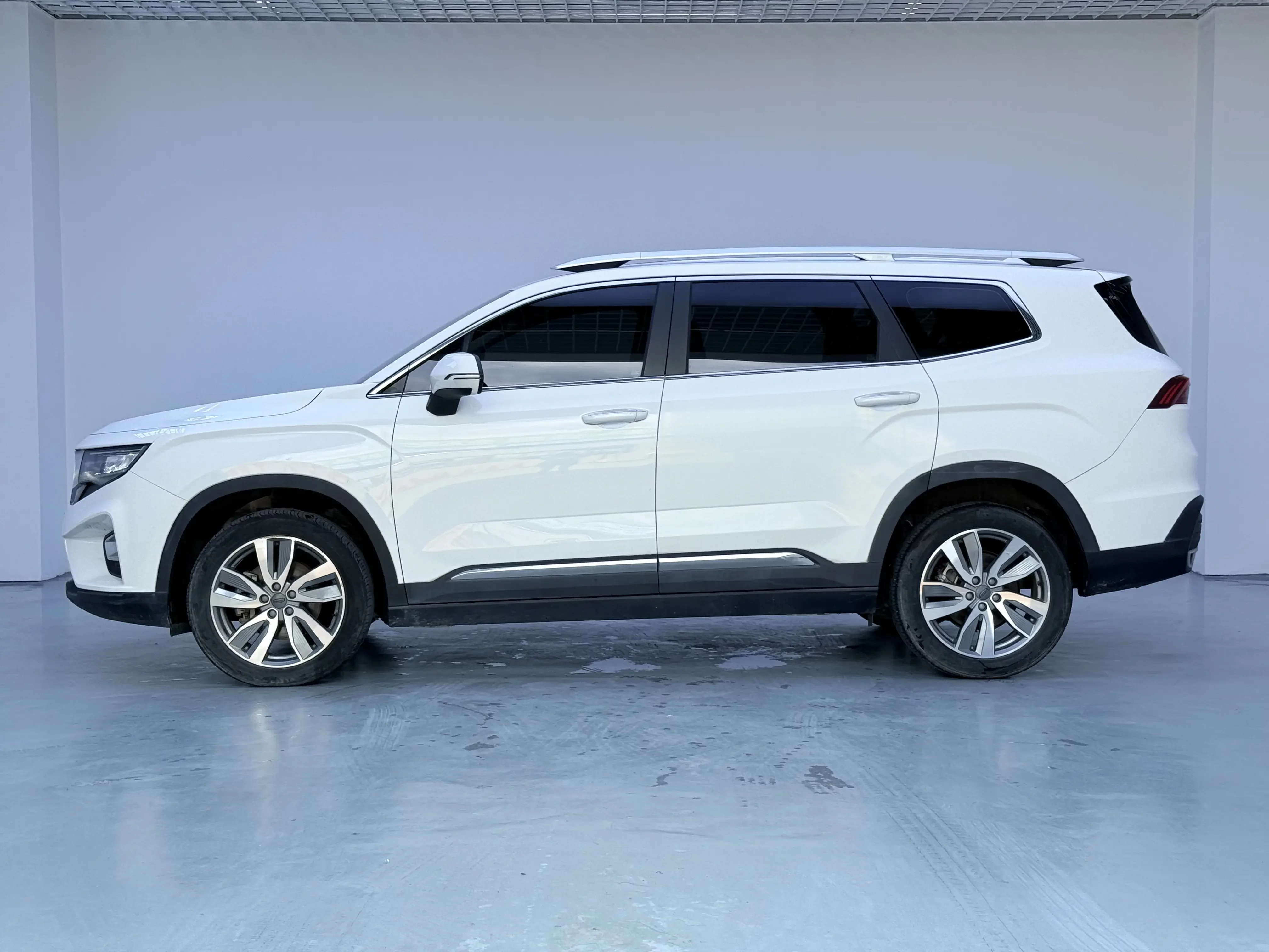 Geely Okavango