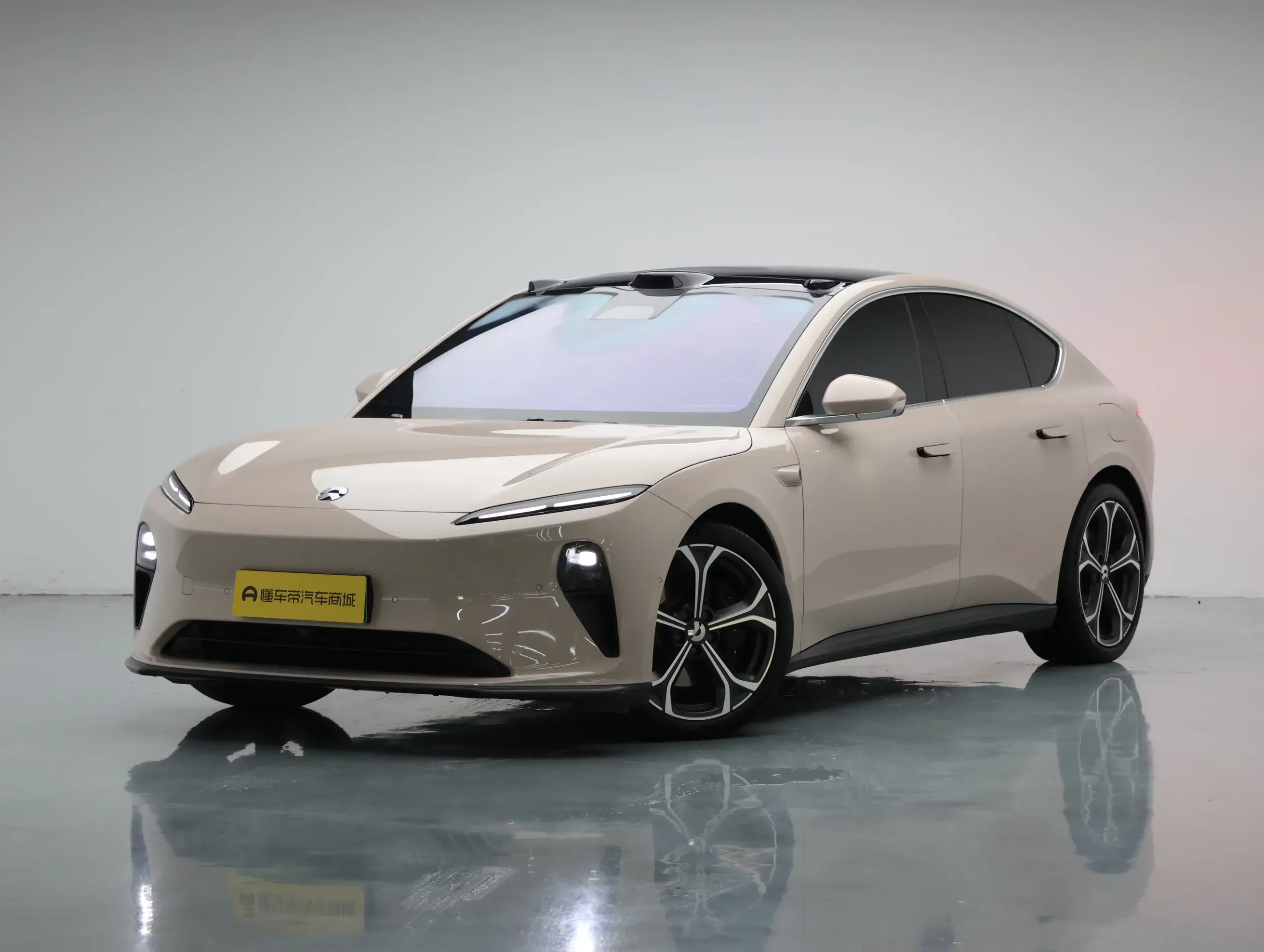 NIO ET5