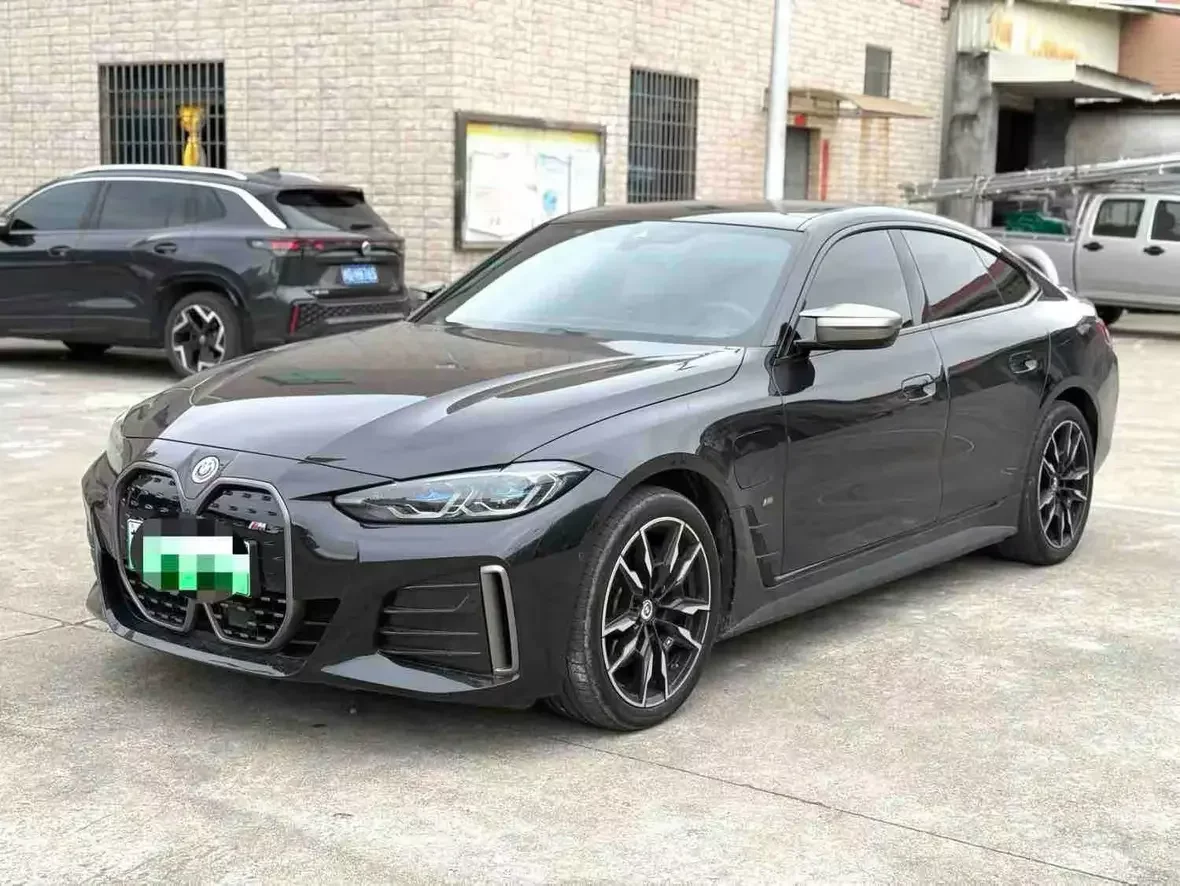BMW i4