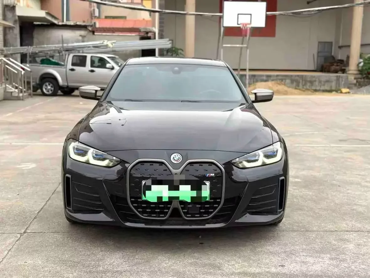BMW i4