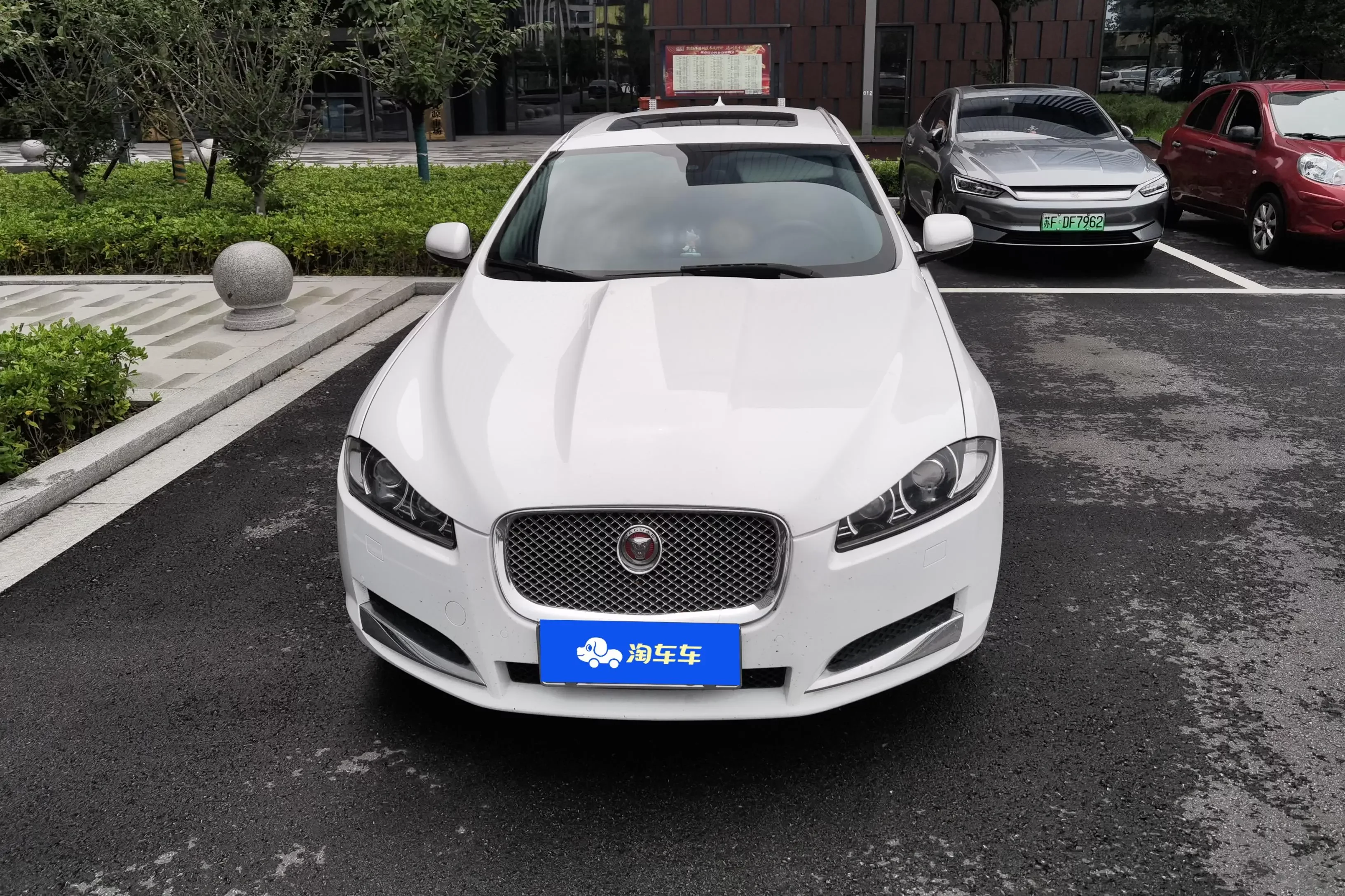 Jaguar XF  из Китая