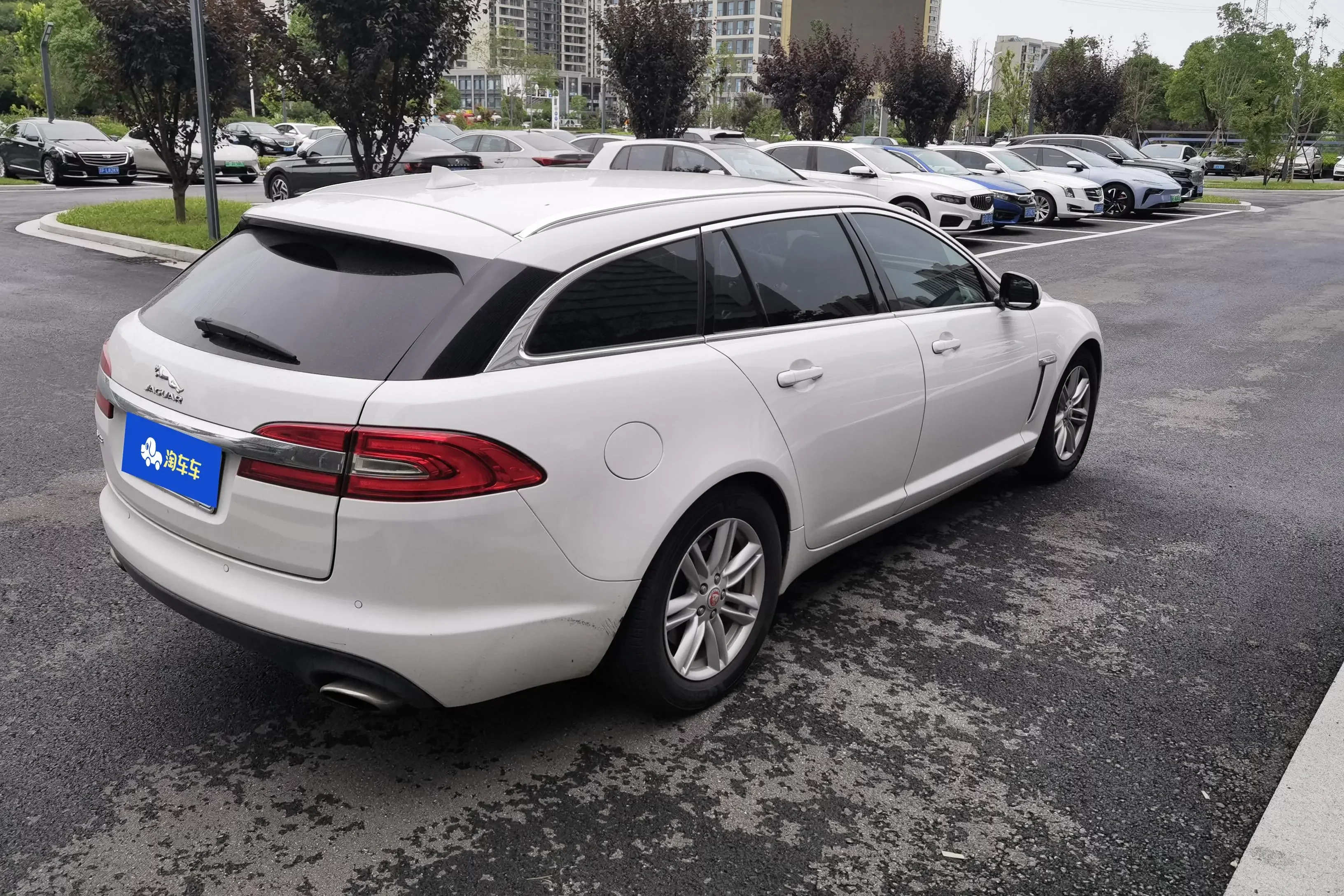 Jaguar XF