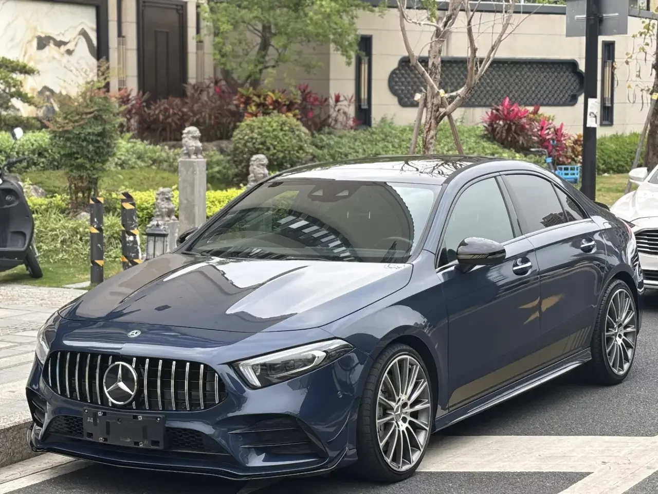 Mercedes-Benz A-Class AMG  из Китая