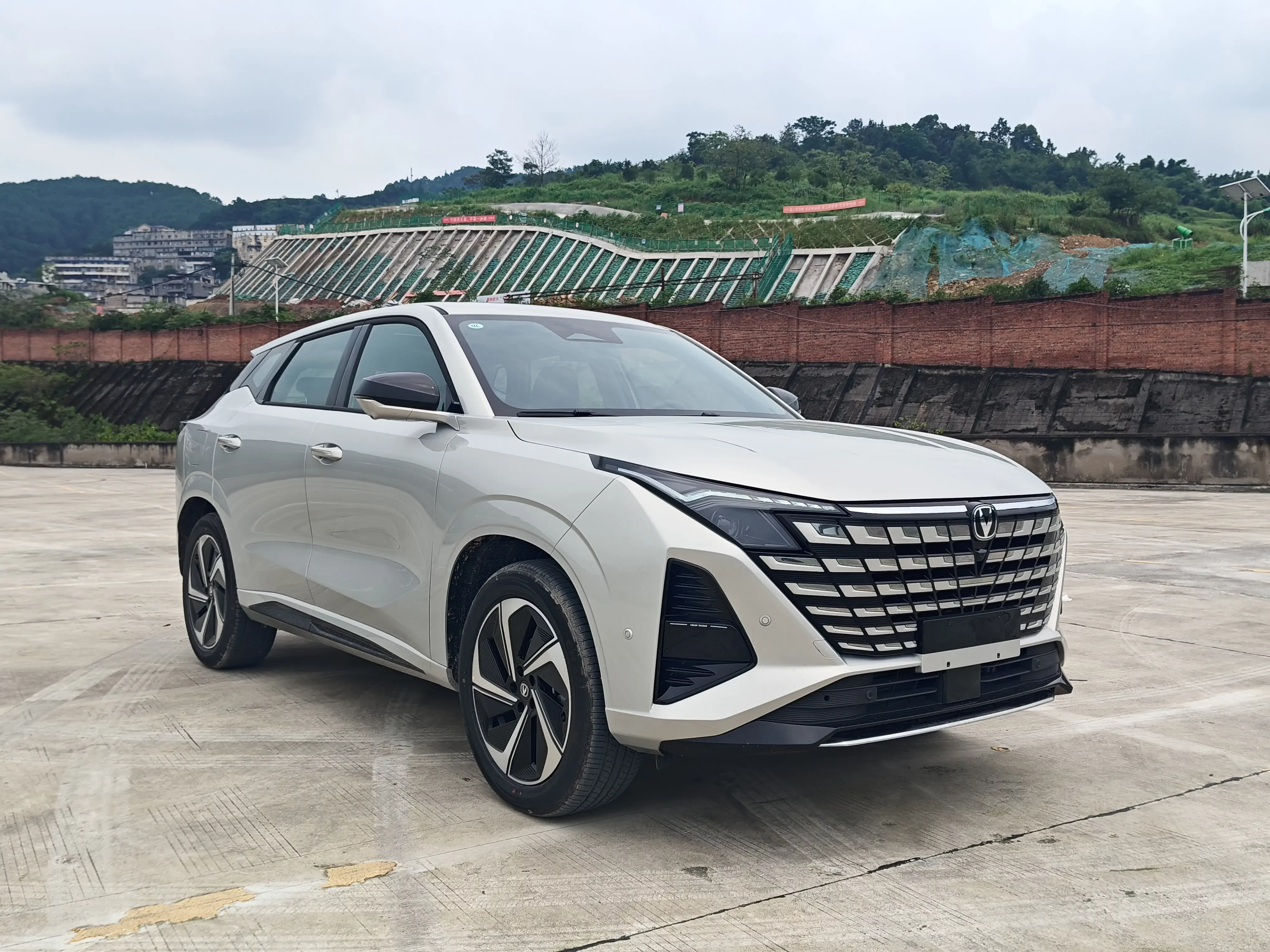 Changan UNI-Z PHEV