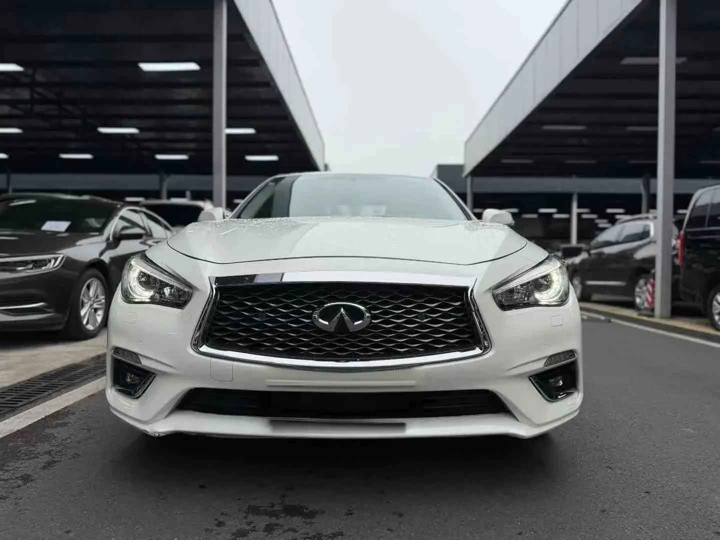Infiniti Q50L
